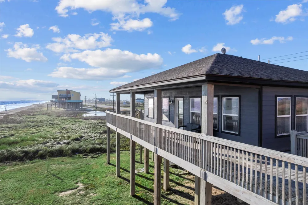 2416 Highway 87 Gilchrist, TX 77617