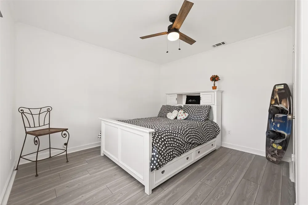 323 Lake Livingston Drive Livingston, TX 77351