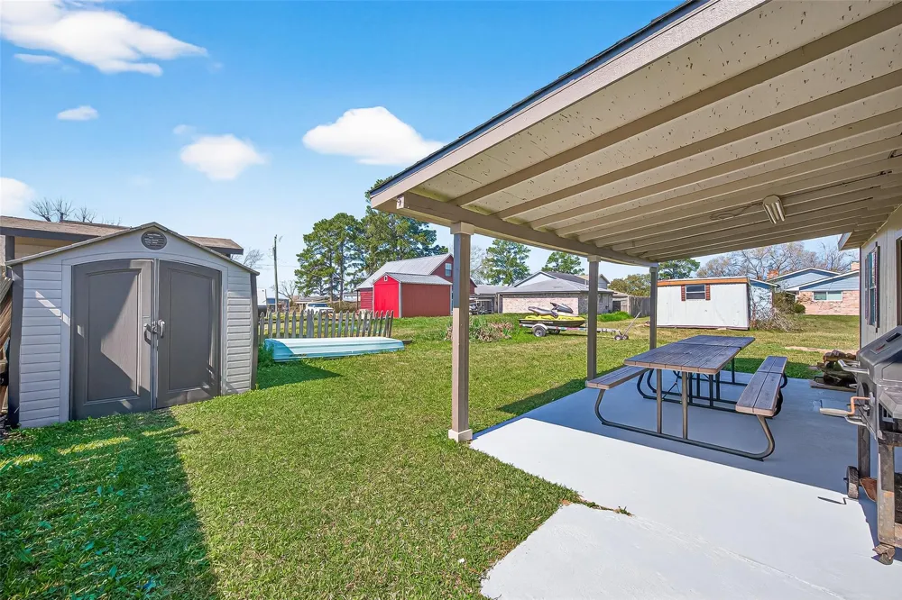 323 Lake Livingston Drive Livingston, TX 77351