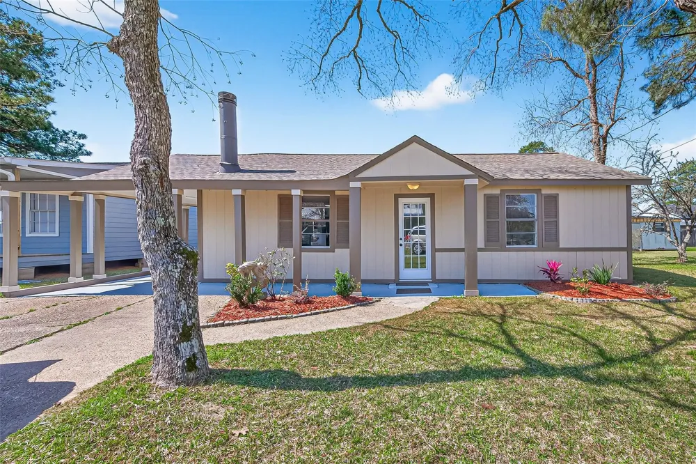 323 Lake Livingston Drive Livingston, TX 77351