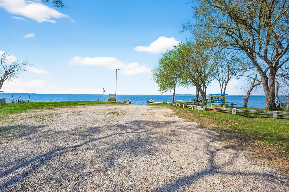 323 Lake Livingston Drive Livingston, TX 77351