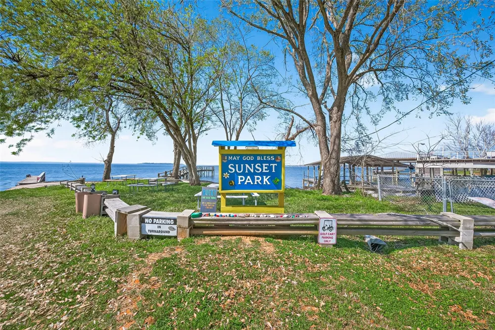 323 Lake Livingston Drive Livingston, TX 77351