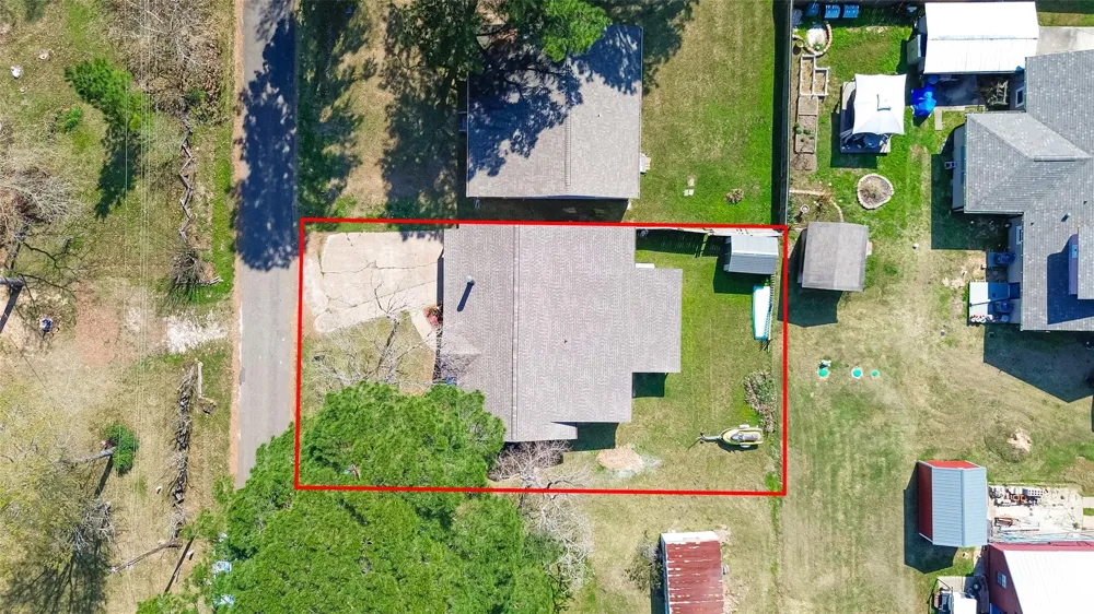 323 Lake Livingston Drive Livingston, TX 77351