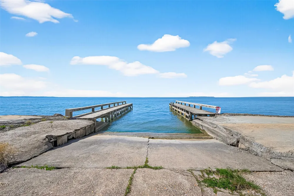 323 Lake Livingston Drive Livingston, TX 77351