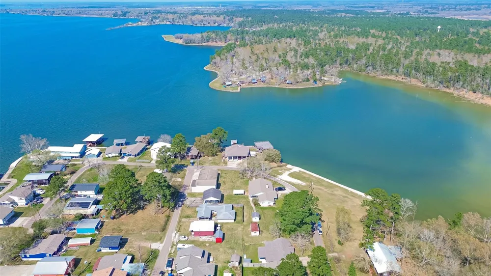 323 Lake Livingston Drive Livingston, TX 77351