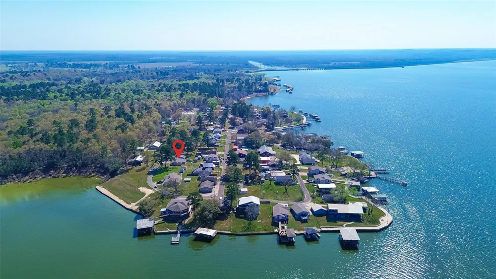 323 Lake Livingston Drive Livingston, TX 77351