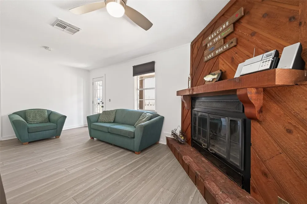 323 Lake Livingston Drive Livingston, TX 77351