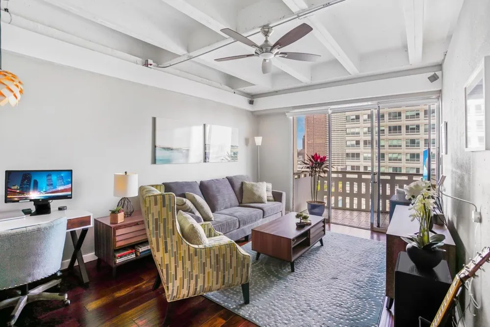 2016 Main Street #1203 Houston, TX 77002