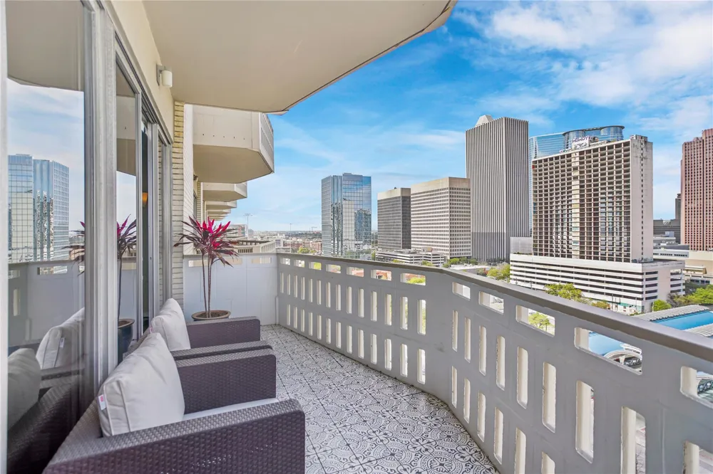 2016 Main Street #1203 Houston, TX 77002