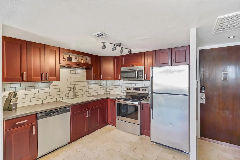 2016 Main Street #1203 Houston, TX 77002
