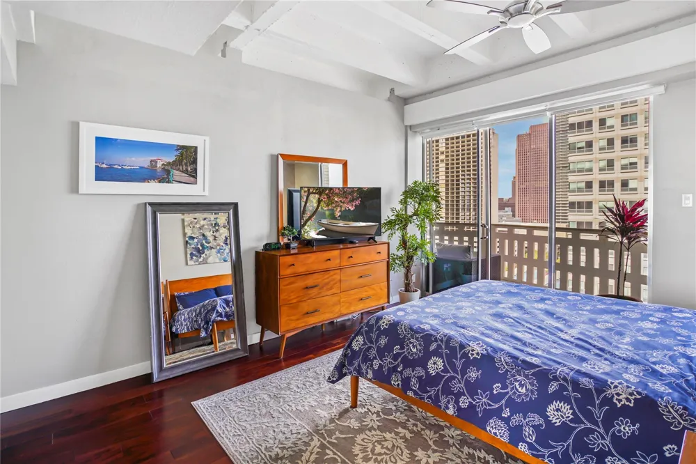 2016 Main Street #1203 Houston, TX 77002