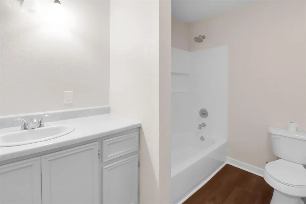 1606 W Humble Street Baytown, TX 77520