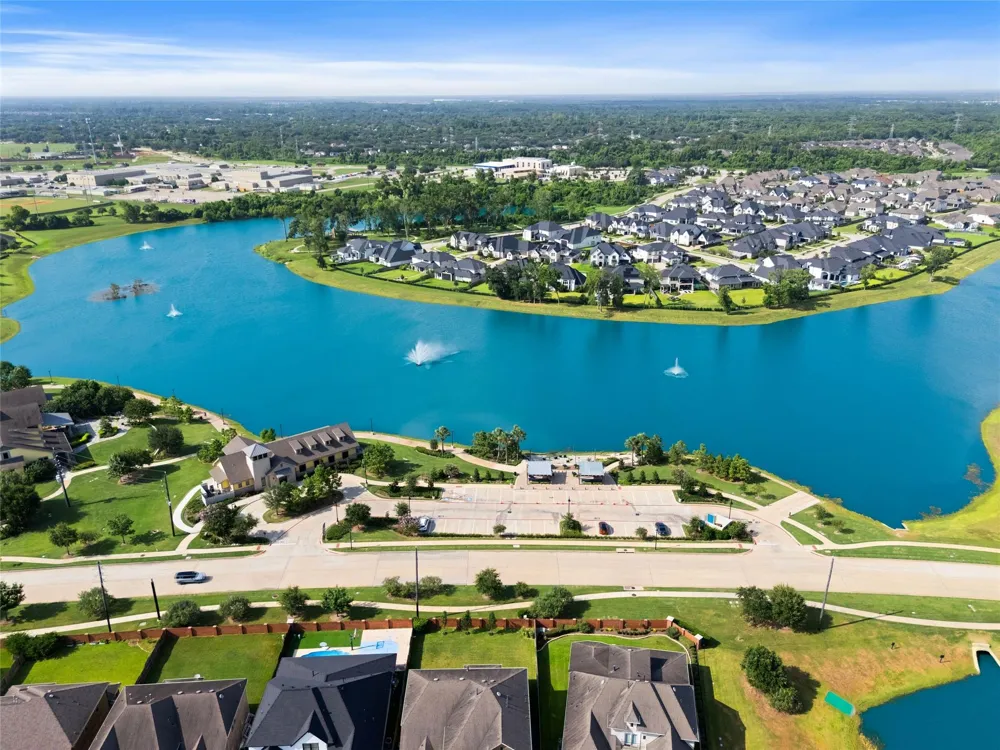10722 Hidden Rock Drive Missouri City, TX 77459
