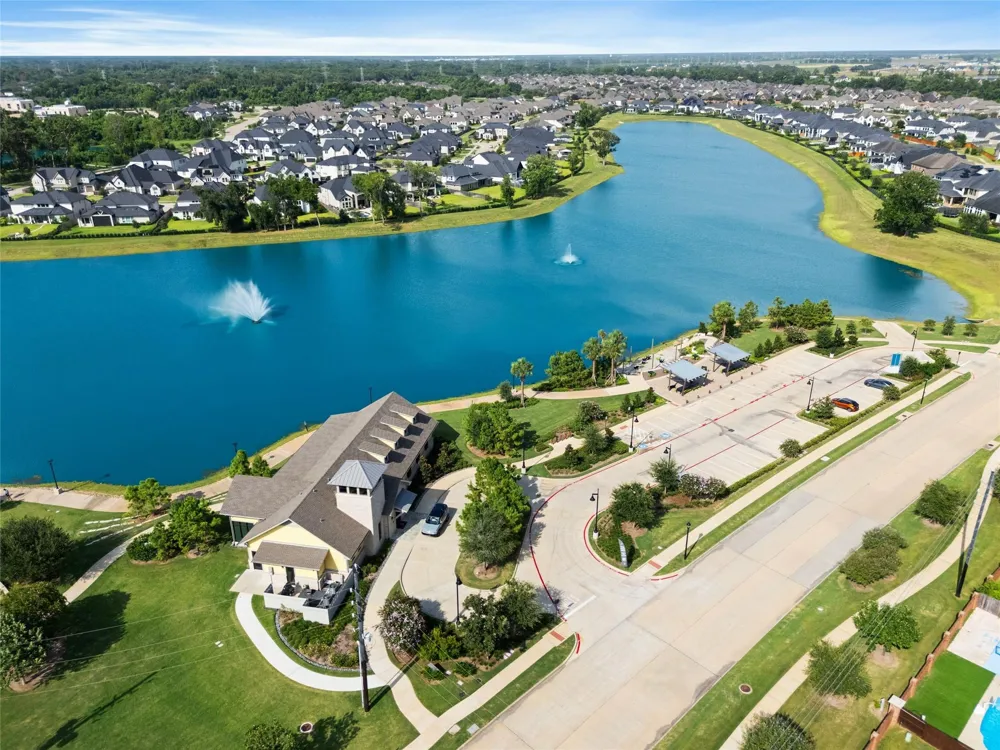 10722 Hidden Rock Drive Missouri City, TX 77459