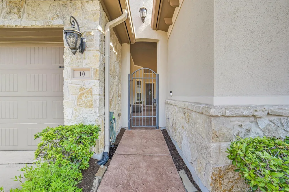 10 Silent Way Drive Sugar Land, TX 77498