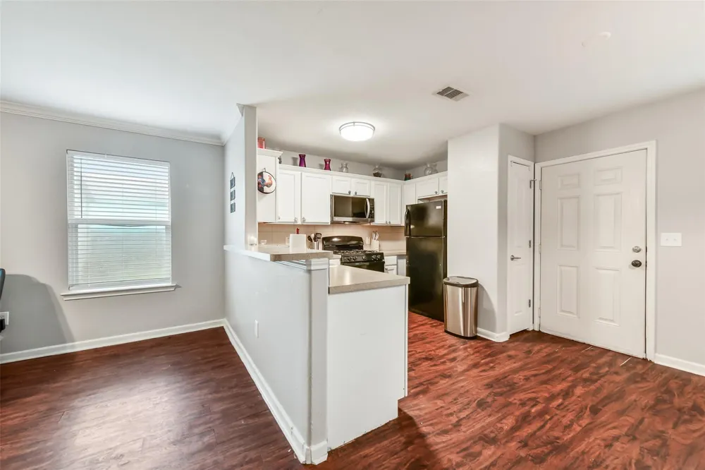 4221 Darby Street Bacliff, TX 77518