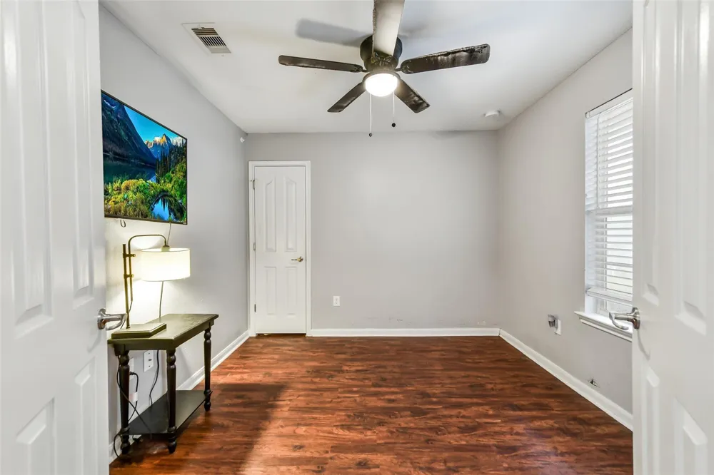 4221 Darby Street Bacliff, TX 77518