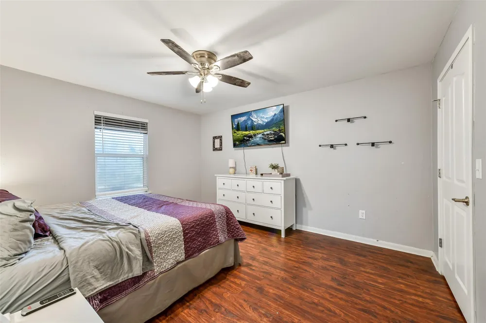 4221 Darby Street Bacliff, TX 77518