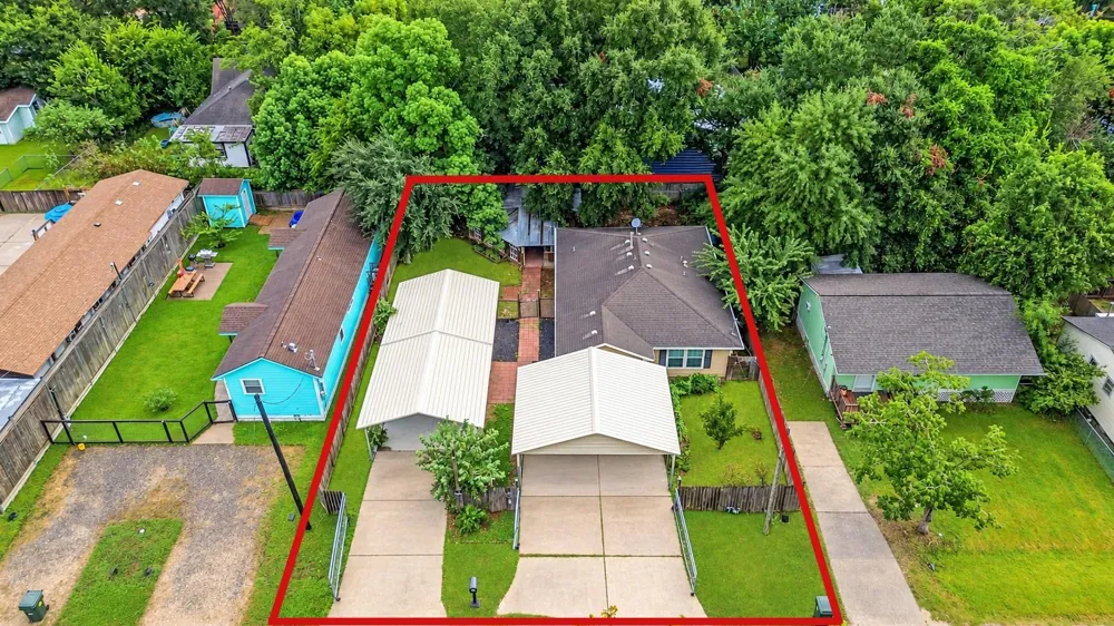 4221 Darby Street Bacliff, TX 77518