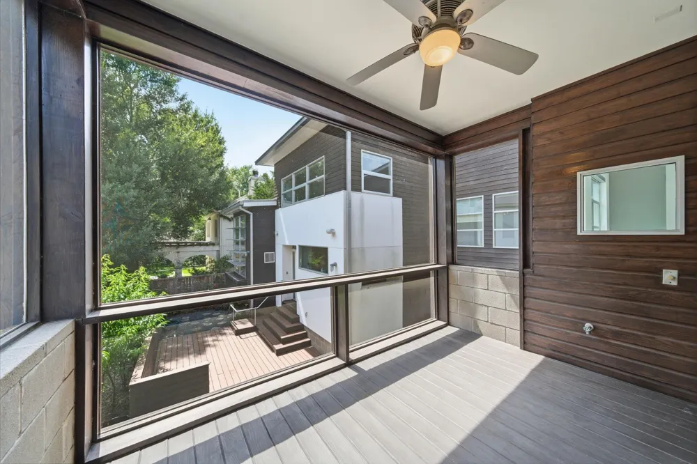 7002 Newcastle Street Bellaire, TX 77401