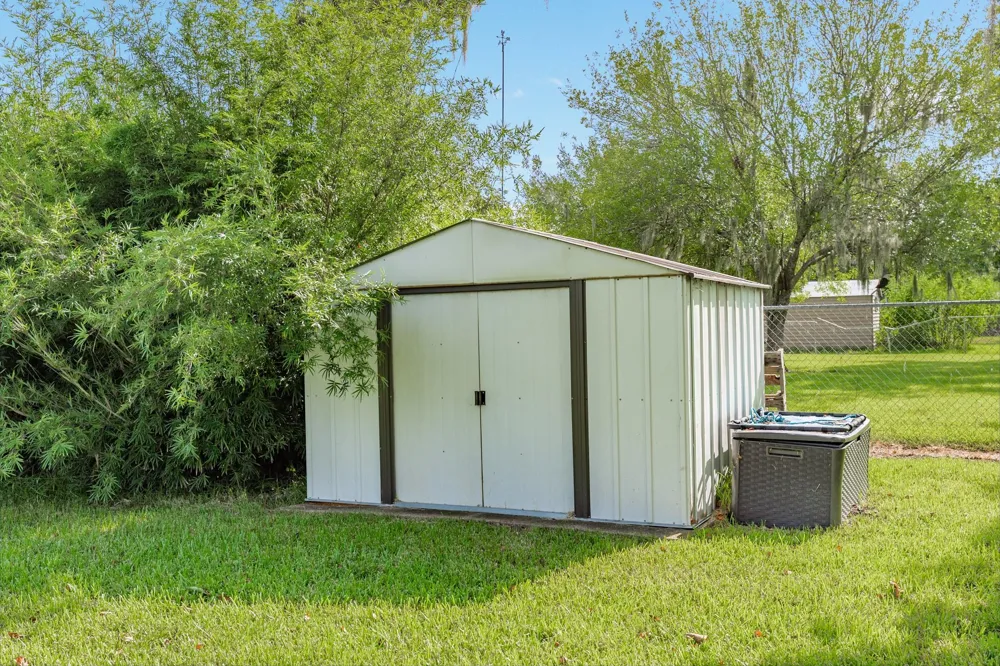 114 Division Road Lake Jackson, TX 77566