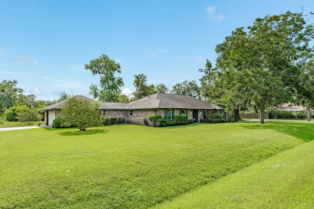 114 Division Road Lake Jackson, TX 77566