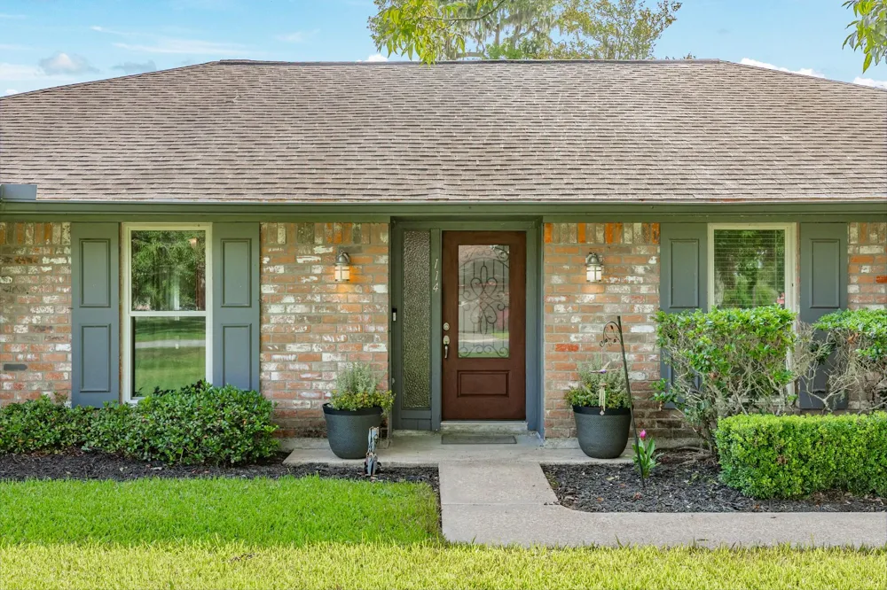 114 Division Road Lake Jackson, TX 77566