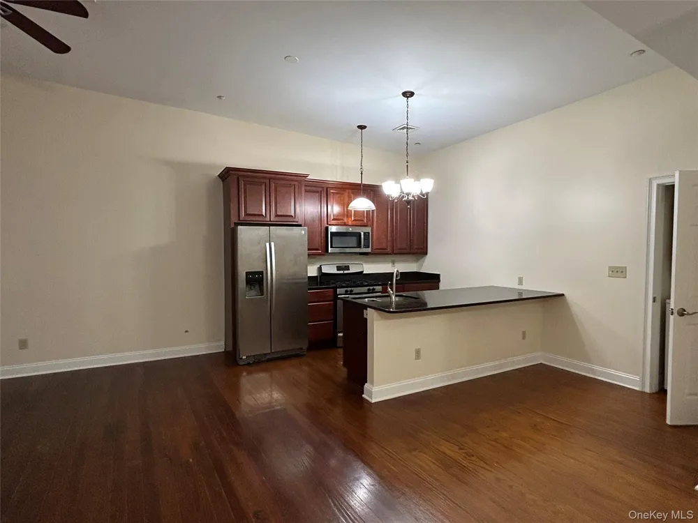 337 Main Street #2R Poughkeepsie, NY 12601