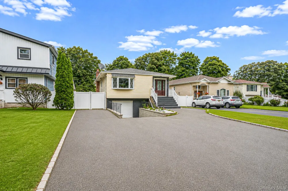 68 Prospect Drive Brentwood, NY 11717