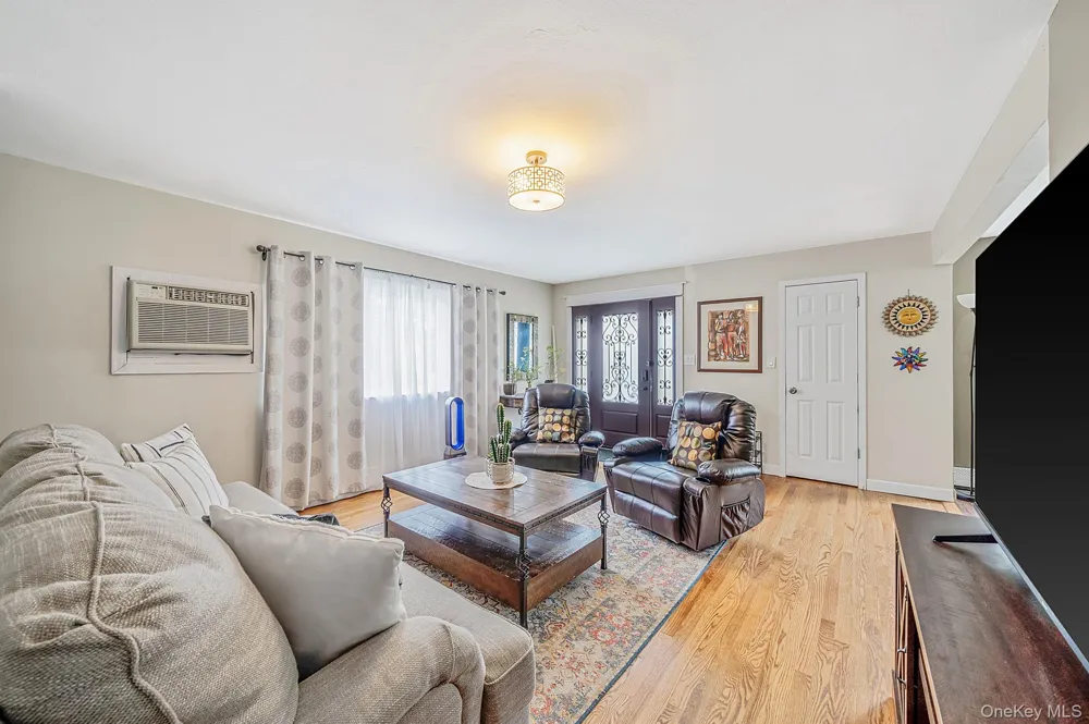 68 Prospect Drive Brentwood, NY 11717