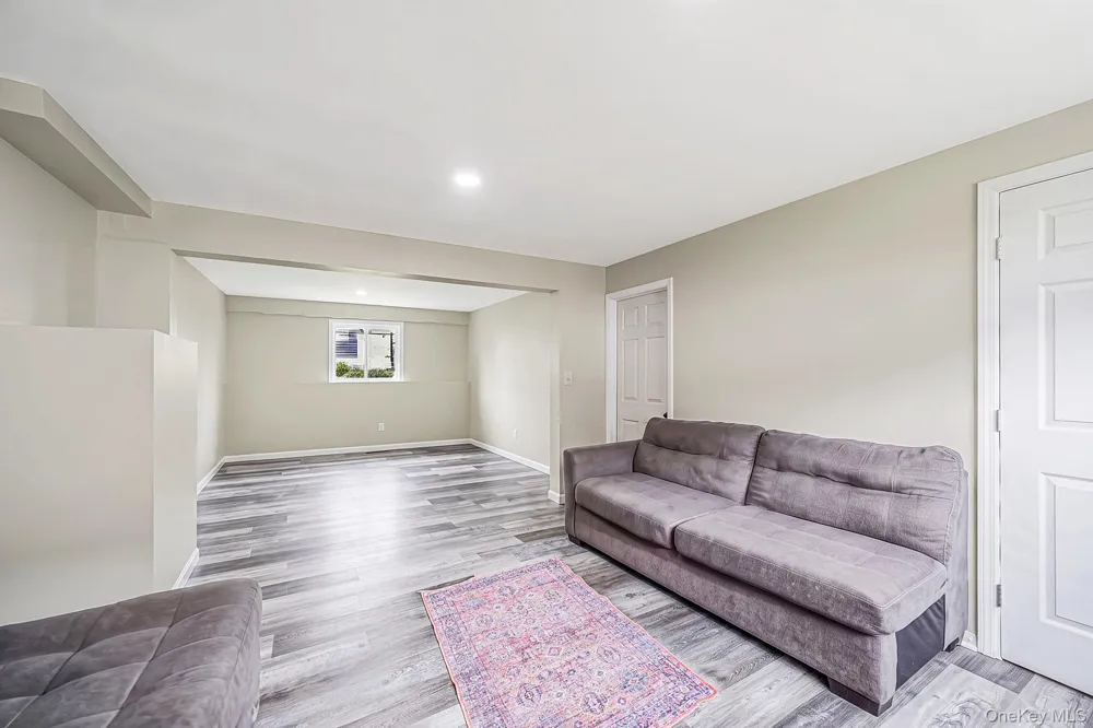 68 Prospect Drive Brentwood, NY 11717
