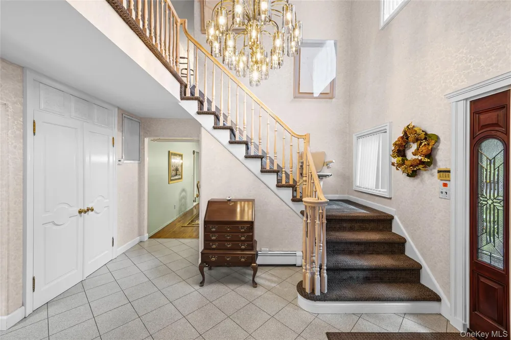 1 Jason Court Dix Hills, NY 11746