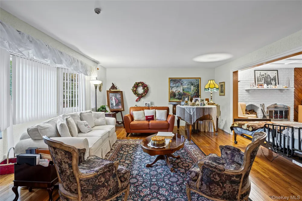 1 Jason Court Dix Hills, NY 11746