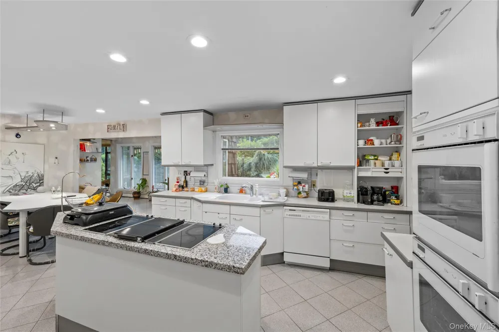 1 Jason Court Dix Hills, NY 11746
