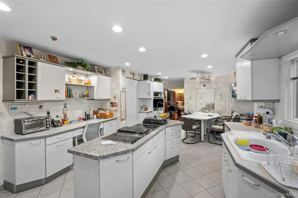 1 Jason Court Dix Hills, NY 11746