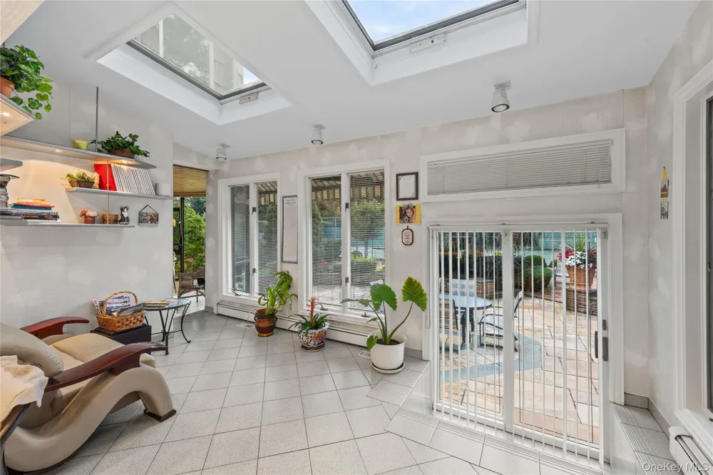 1 Jason Court Dix Hills, NY 11746