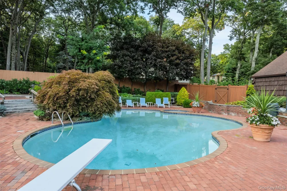 1 Jason Court Dix Hills, NY 11746