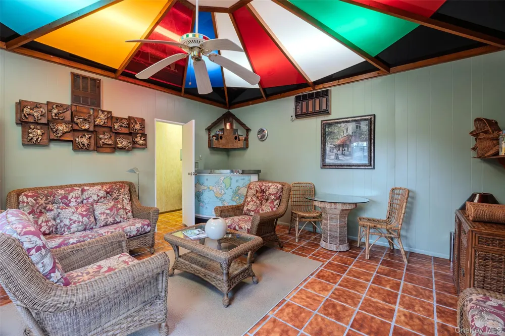 1 Jason Court Dix Hills, NY 11746