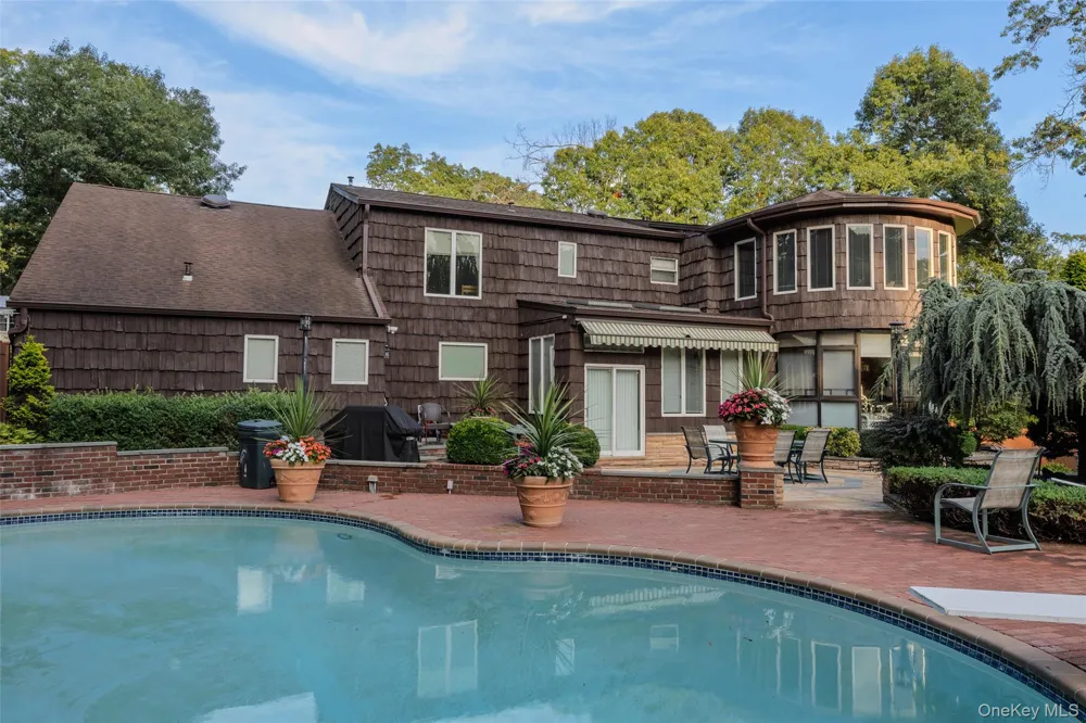 1 Jason Court Dix Hills, NY 11746