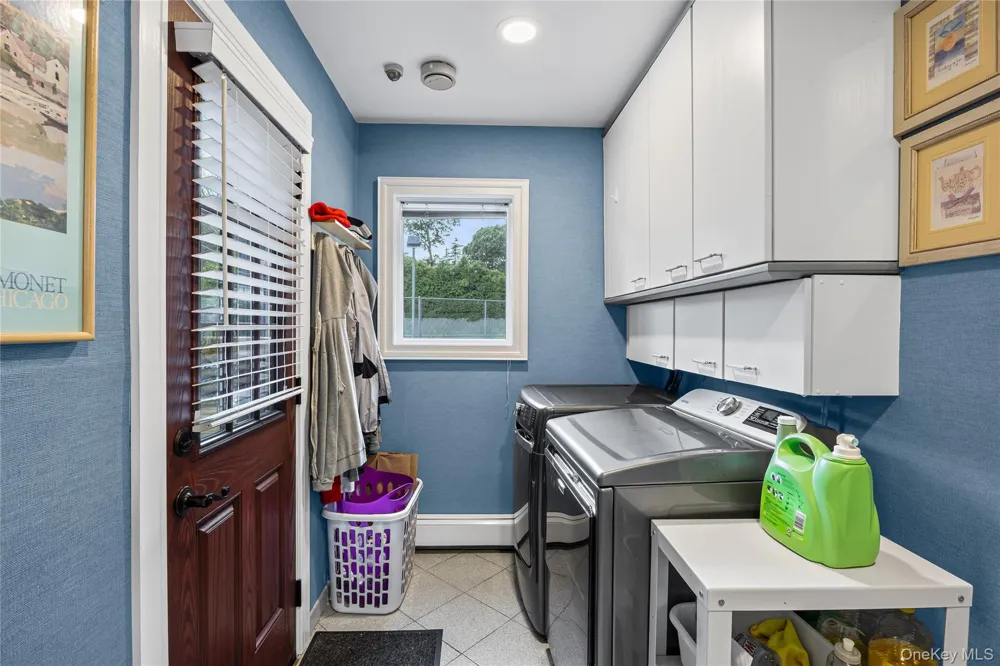 1 Jason Court Dix Hills, NY 11746