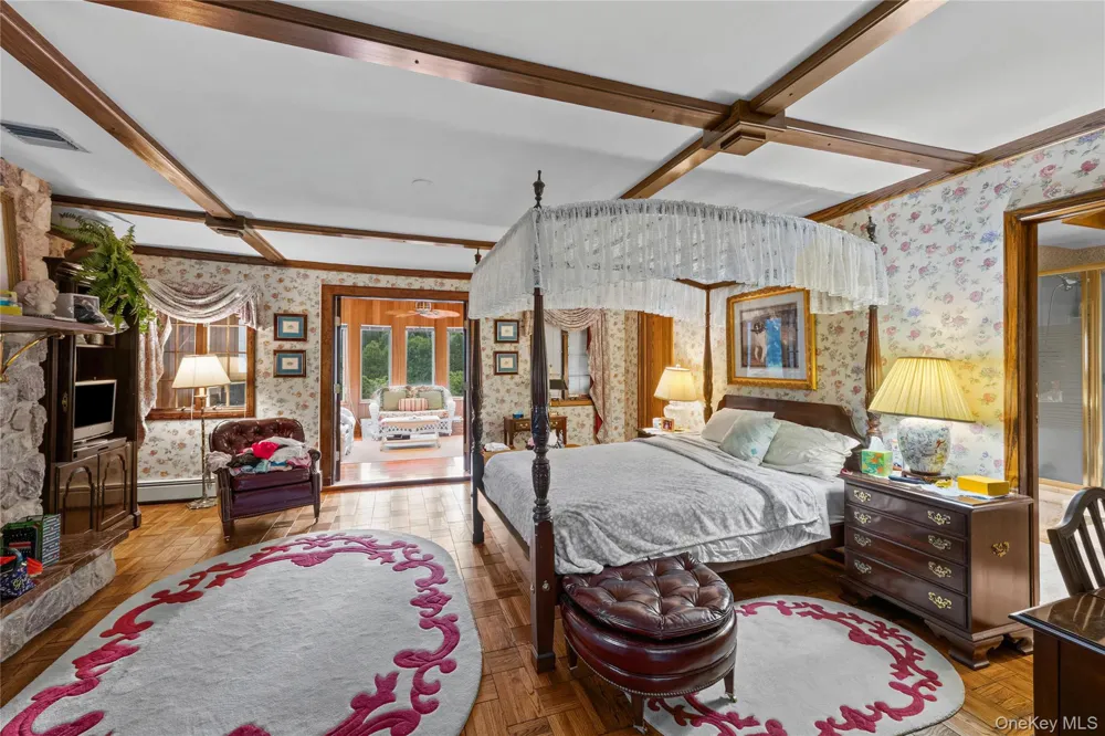 1 Jason Court Dix Hills, NY 11746