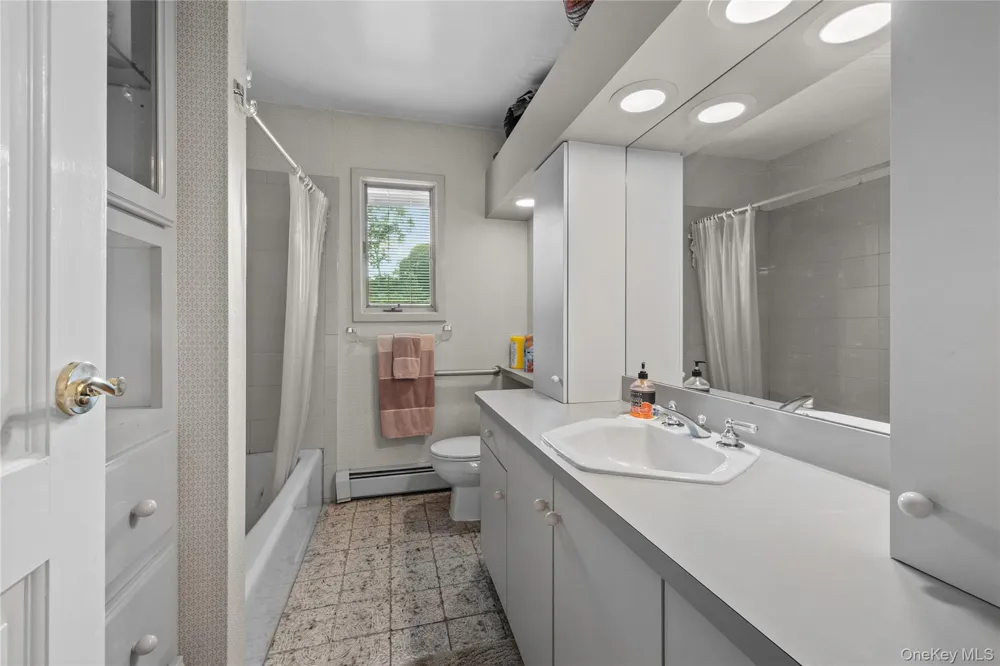 1 Jason Court Dix Hills, NY 11746