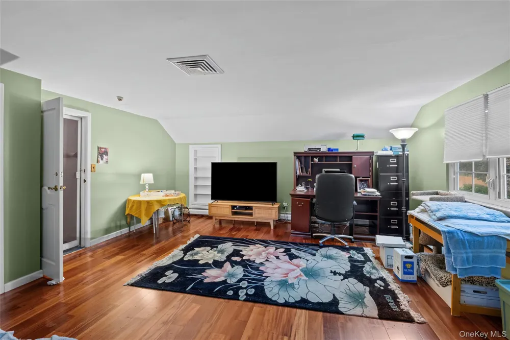 1 Jason Court Dix Hills, NY 11746