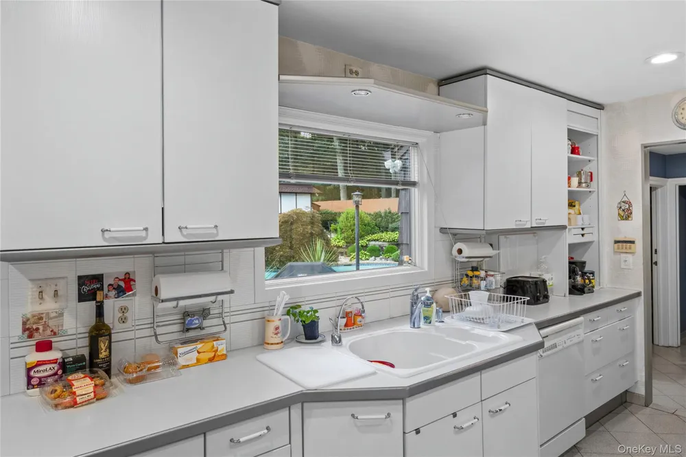 1 Jason Court Dix Hills, NY 11746