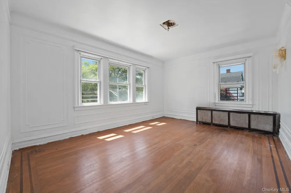 10505 Ditmars Boulevard East Elmhurst, NY 11369