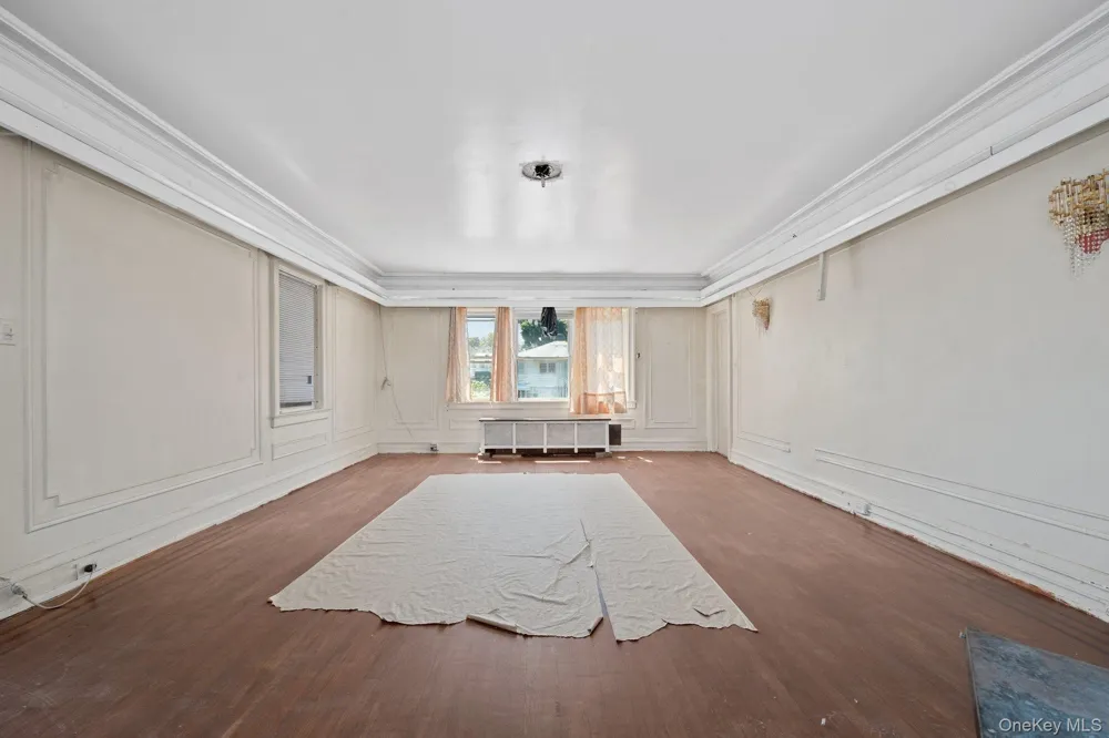 10505 Ditmars Boulevard East Elmhurst, NY 11369
