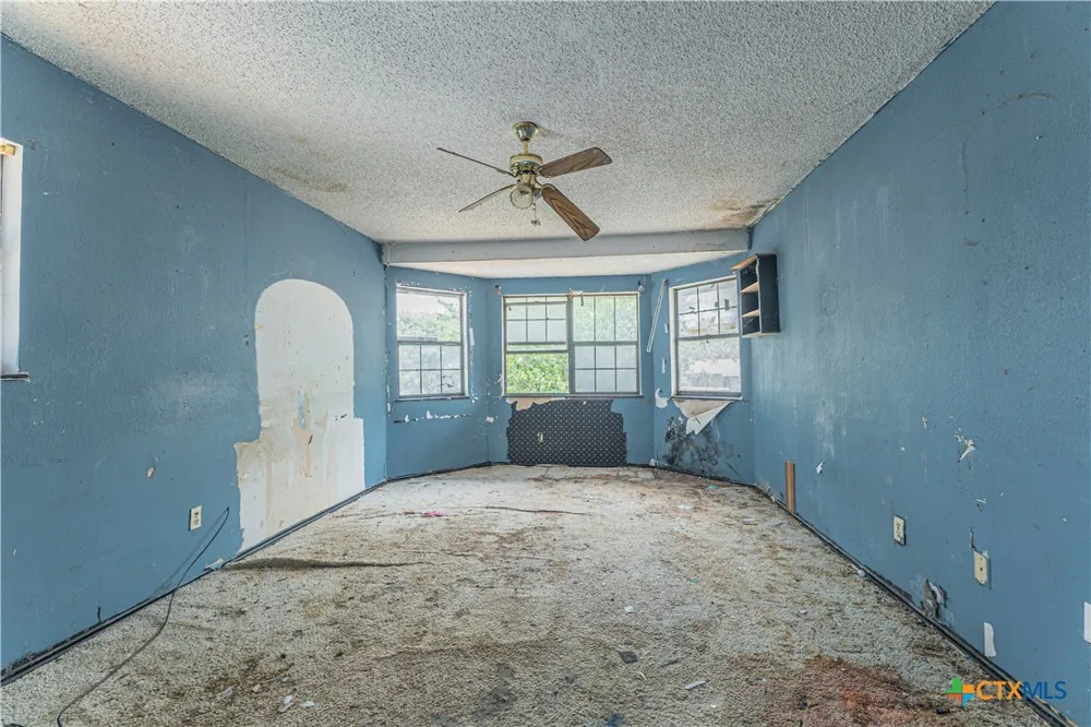 407 14th Gatesville, TX 76528