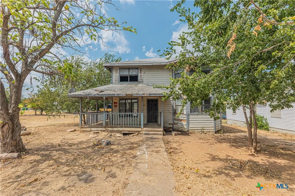 407 14th Gatesville, TX 76528