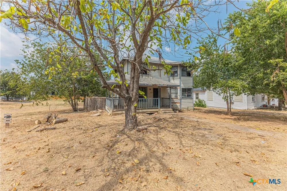 407 14th Gatesville, TX 76528
