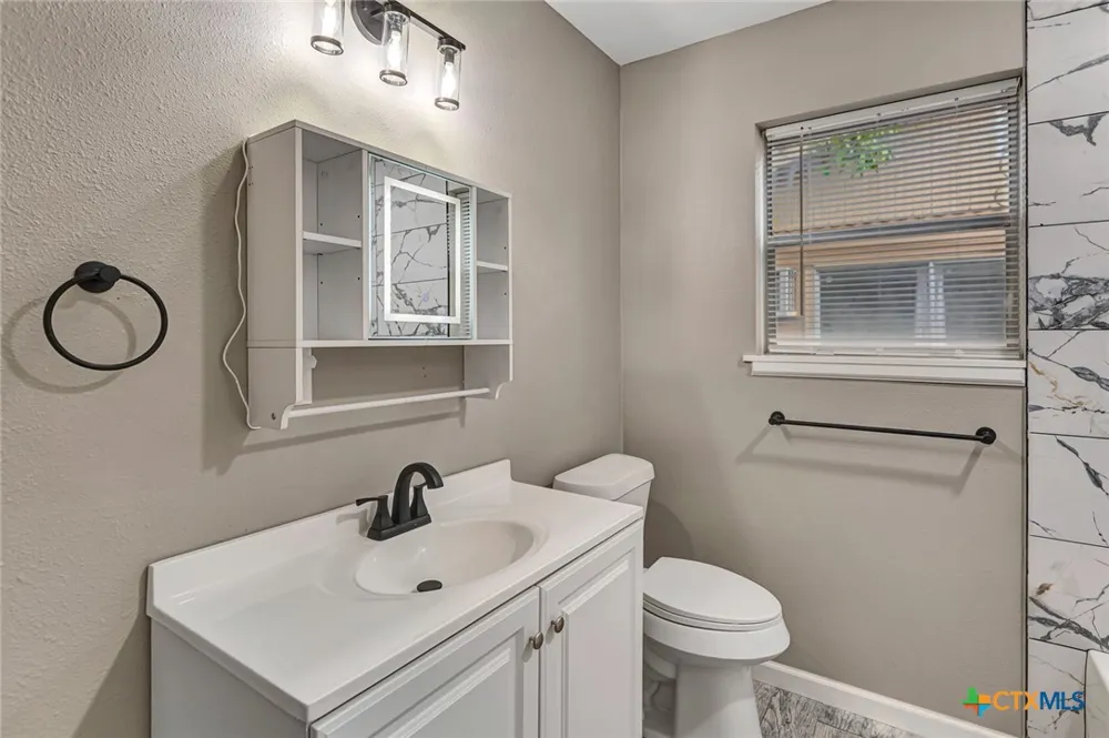 602 Market Street Hallettsville, TX 77964